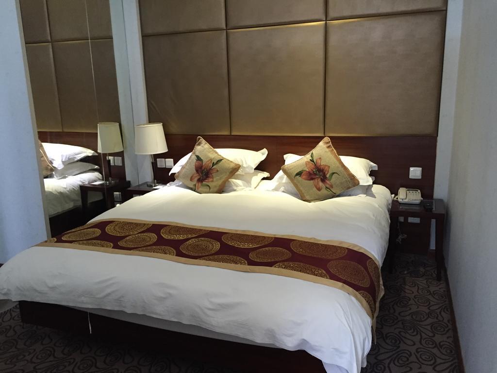 Shanghai Baron Business Bund Hotel Room photo