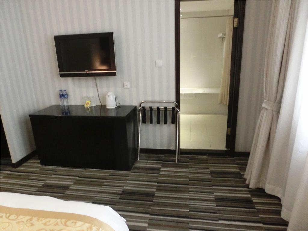 Shanghai Baron Business Bund Hotel Room photo