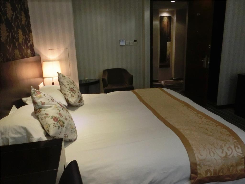 Shanghai Baron Business Bund Hotel Room photo