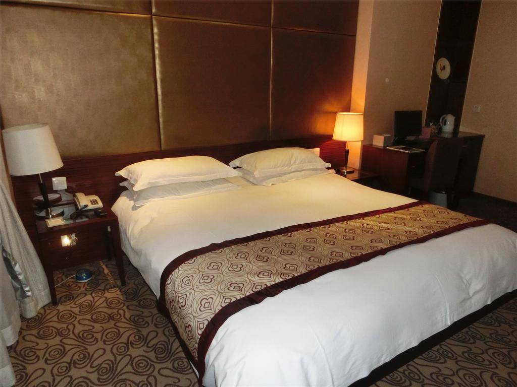 Shanghai Baron Business Bund Hotel Room photo